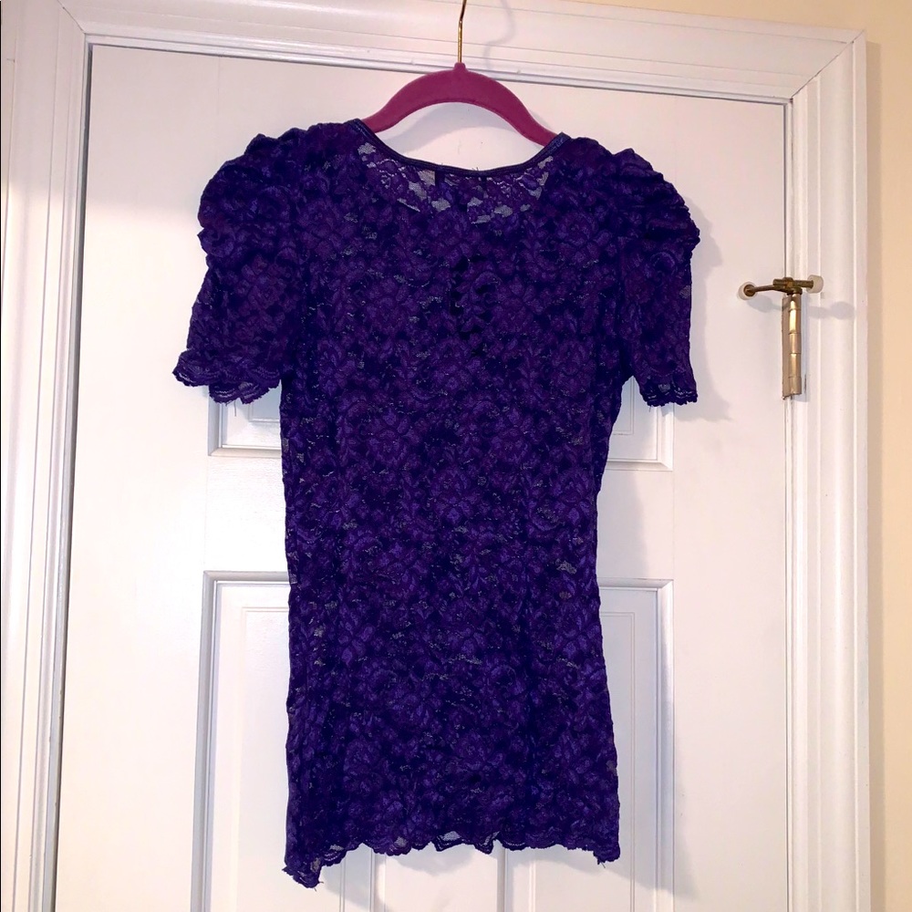 NWT 🏷 Sheer Floral Top